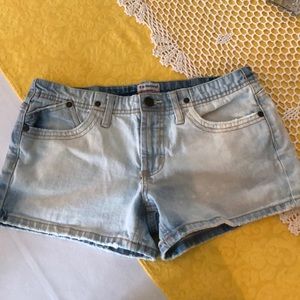 No boundaries jean shorts